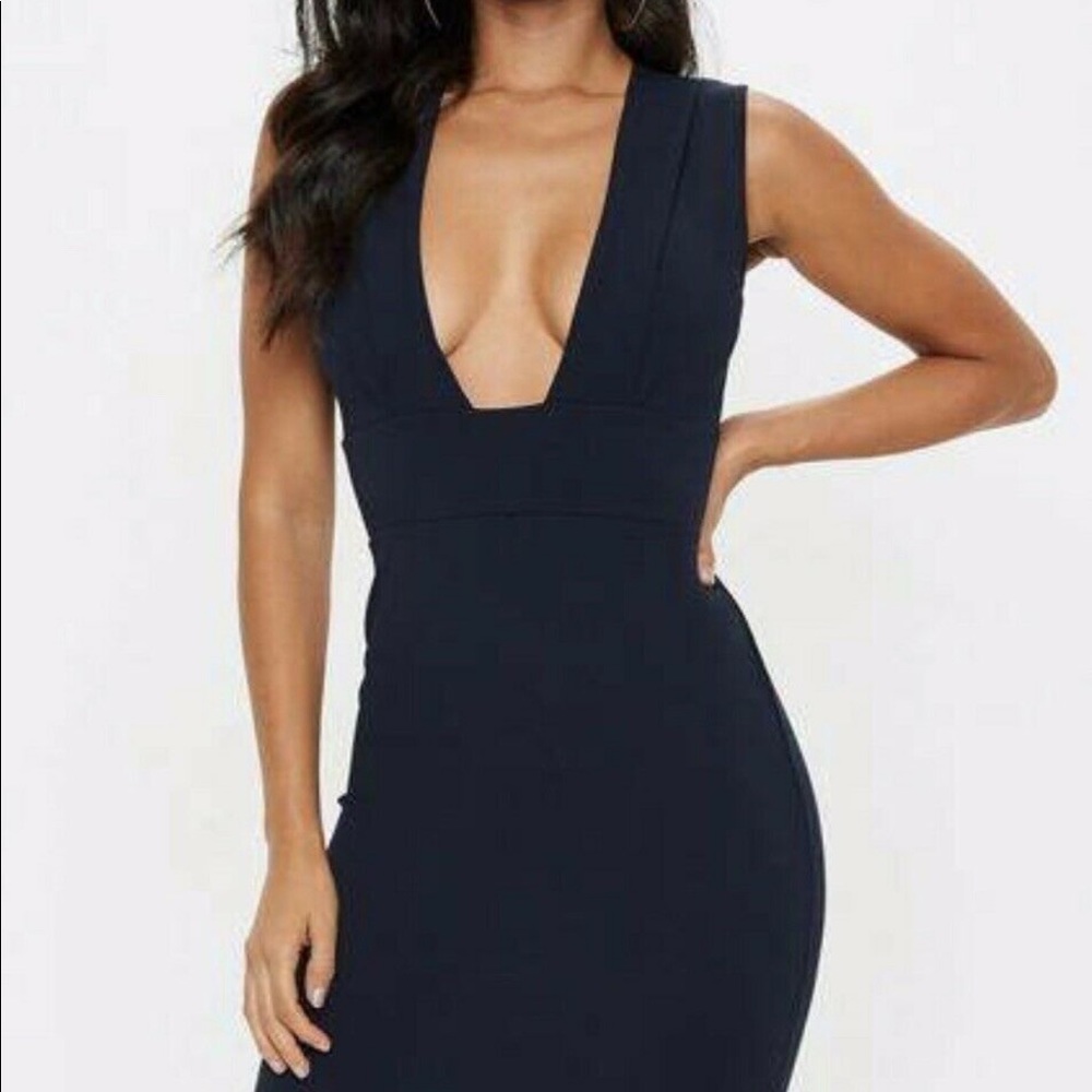 👗🔥Missguided Navy Blue Plunge Dress!